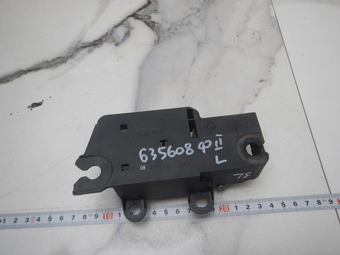 Ручка двери внутренняя левая