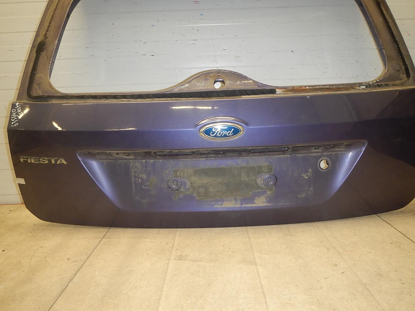 Дверь багажника