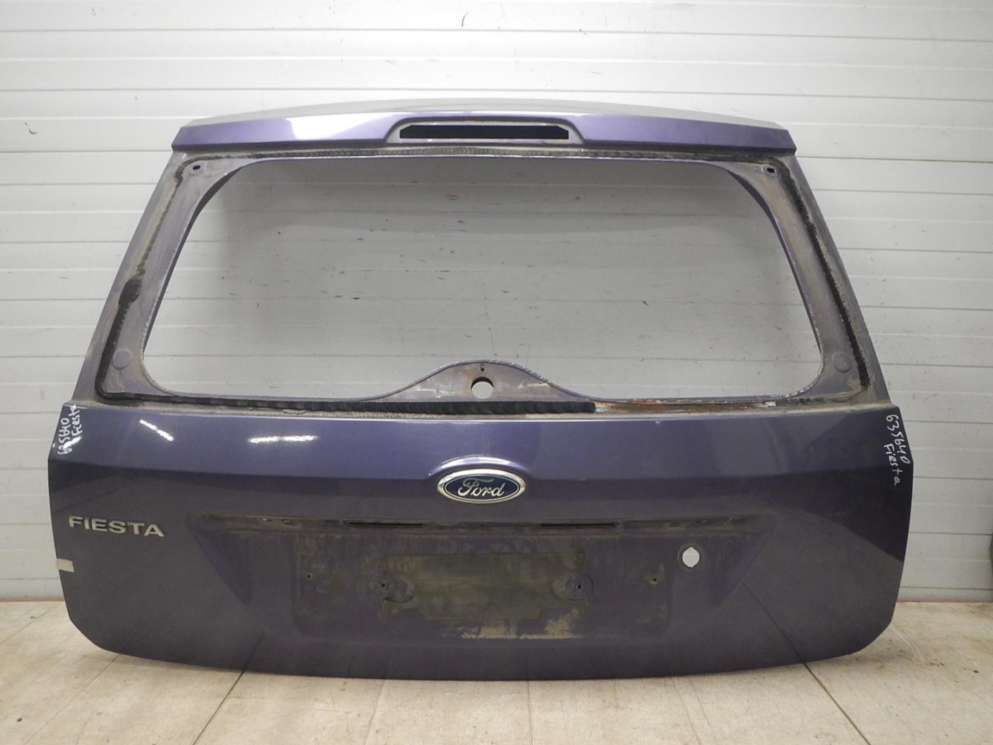 Дверь багажника