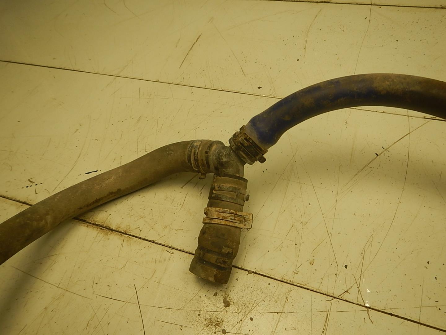 Патрубок отопителя