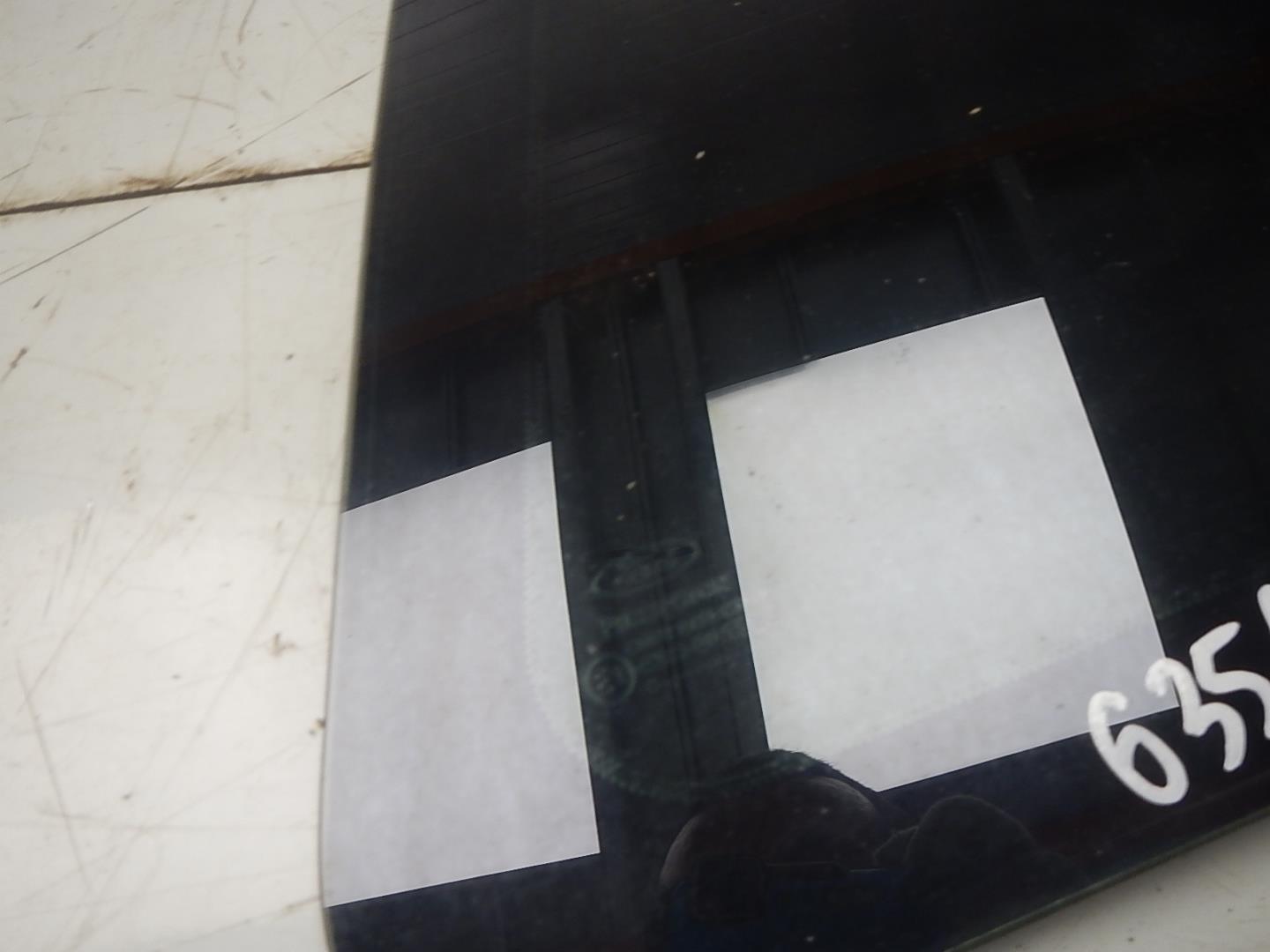 Стекло кузовное глухое правое