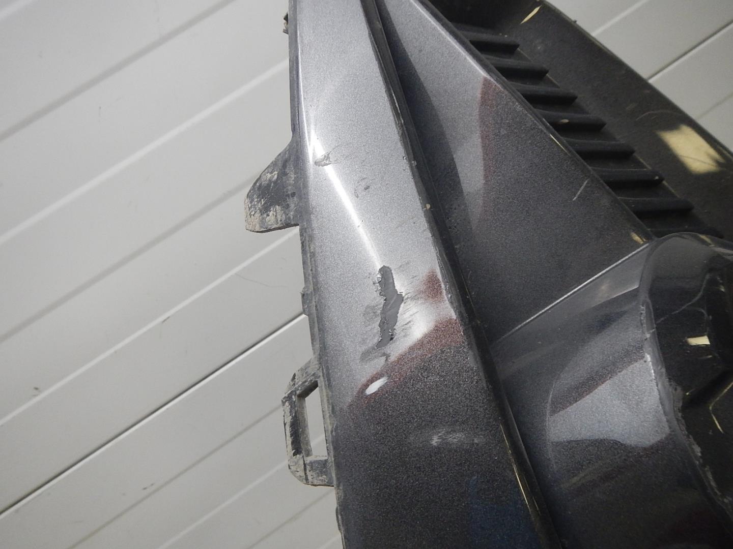 Решетка в бампер правая