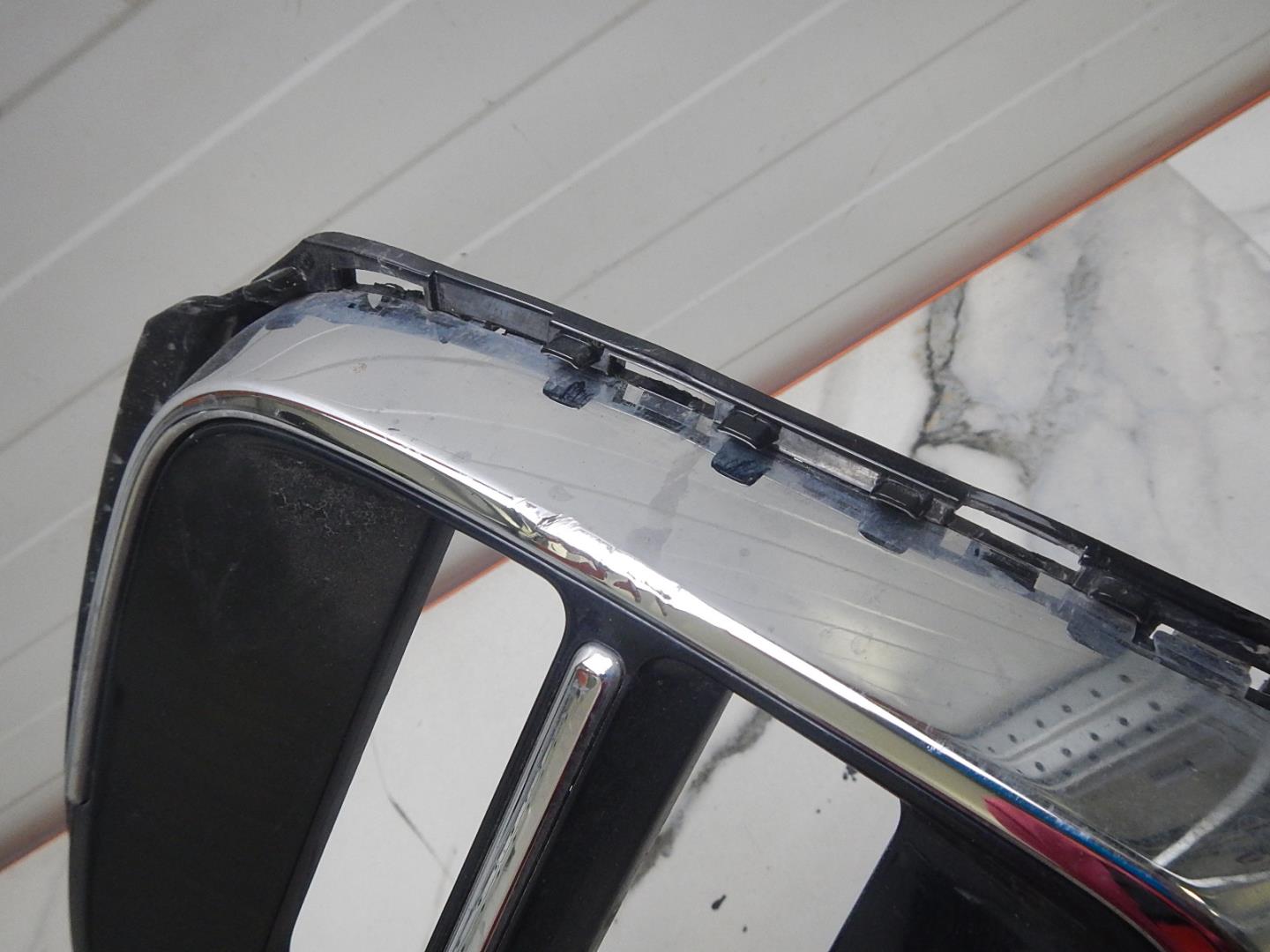 Решетка в бампер левая