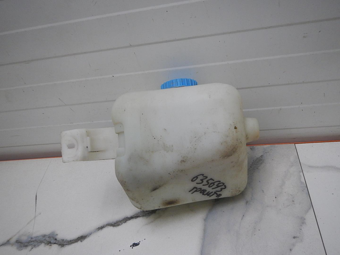 Бачок омывателя лобового стекла