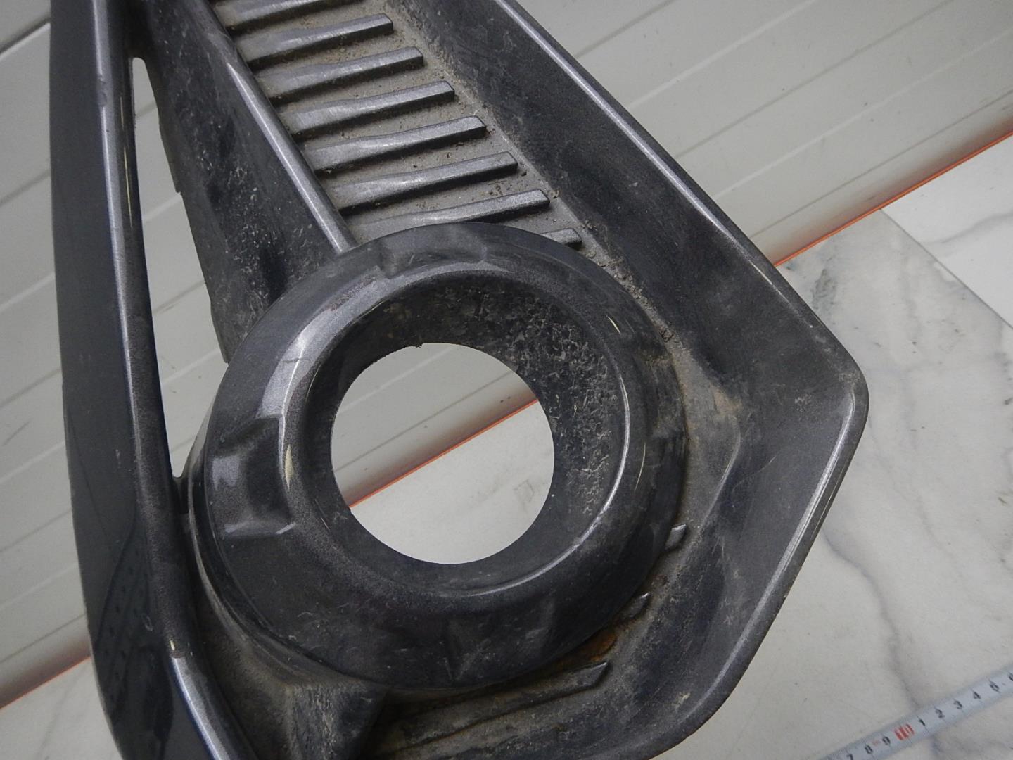 Решетка в бампер правая