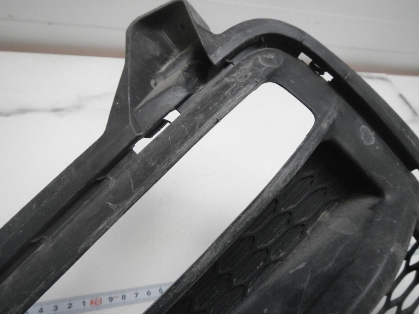 Решетка в бампер левая