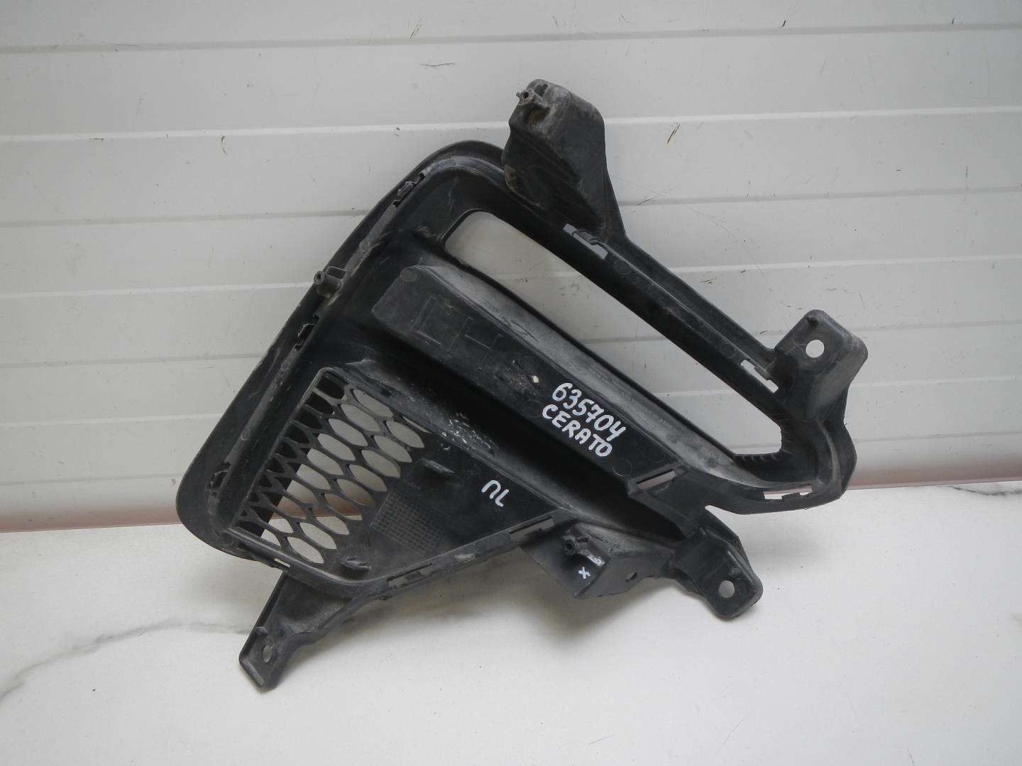 Решетка в бампер левая