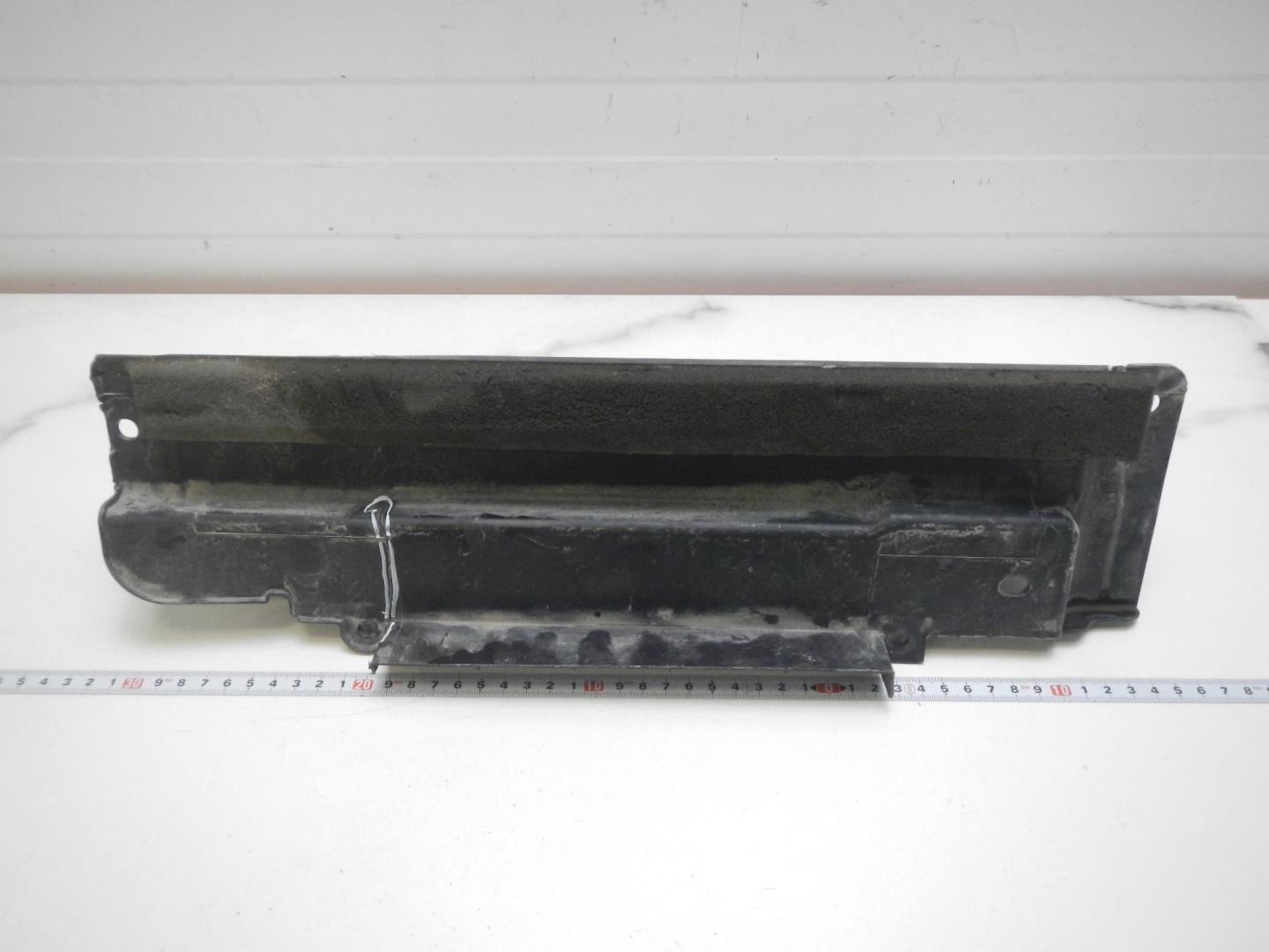 Воздуховод радиатора левый