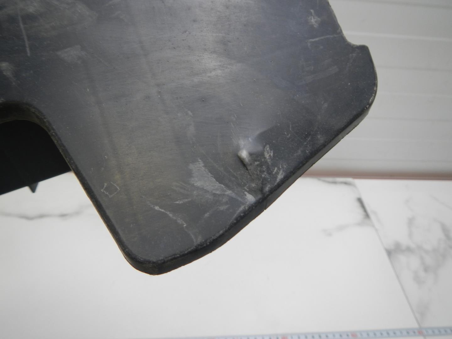 Воздуховод радиатора левый