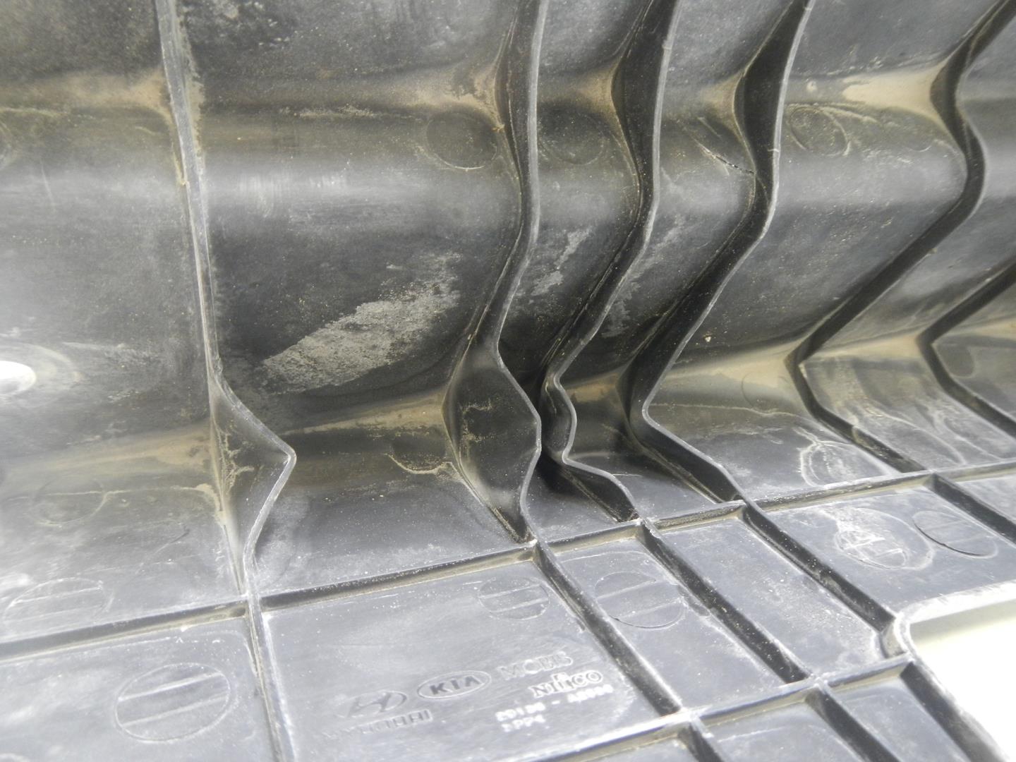 Воздуховод радиатора левый