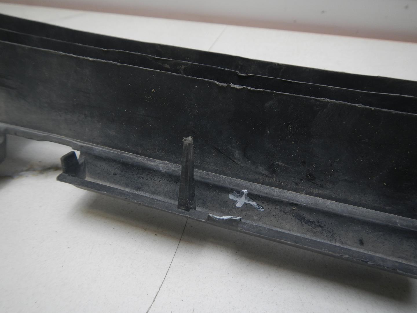 Решетка в бампер центральная