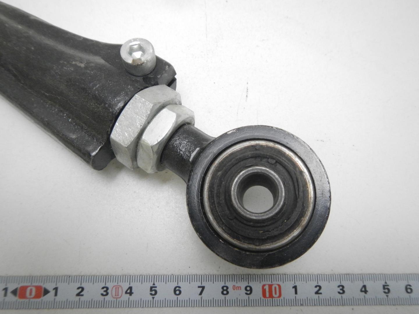 Рычаг задний верхний левый