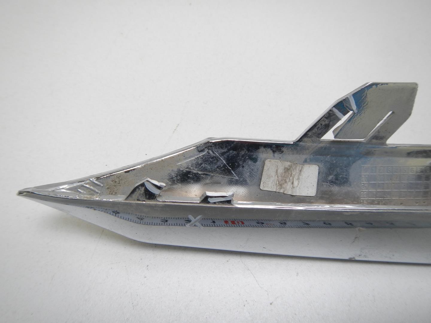 Молдинг переднего бампера правый