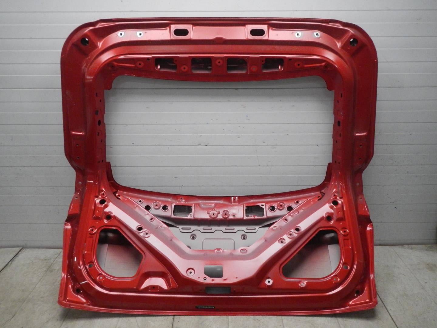 Дверь багажника