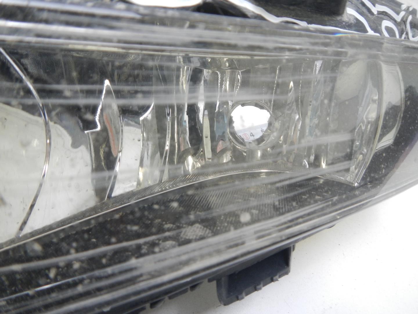 Фара противотуманная левая