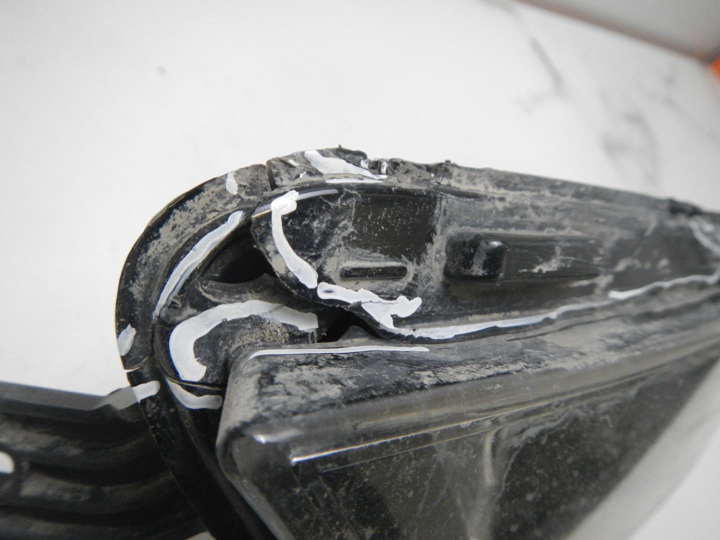 Фара противотуманная левая