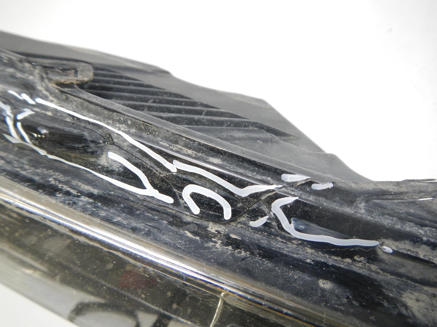 Фара противотуманная левая