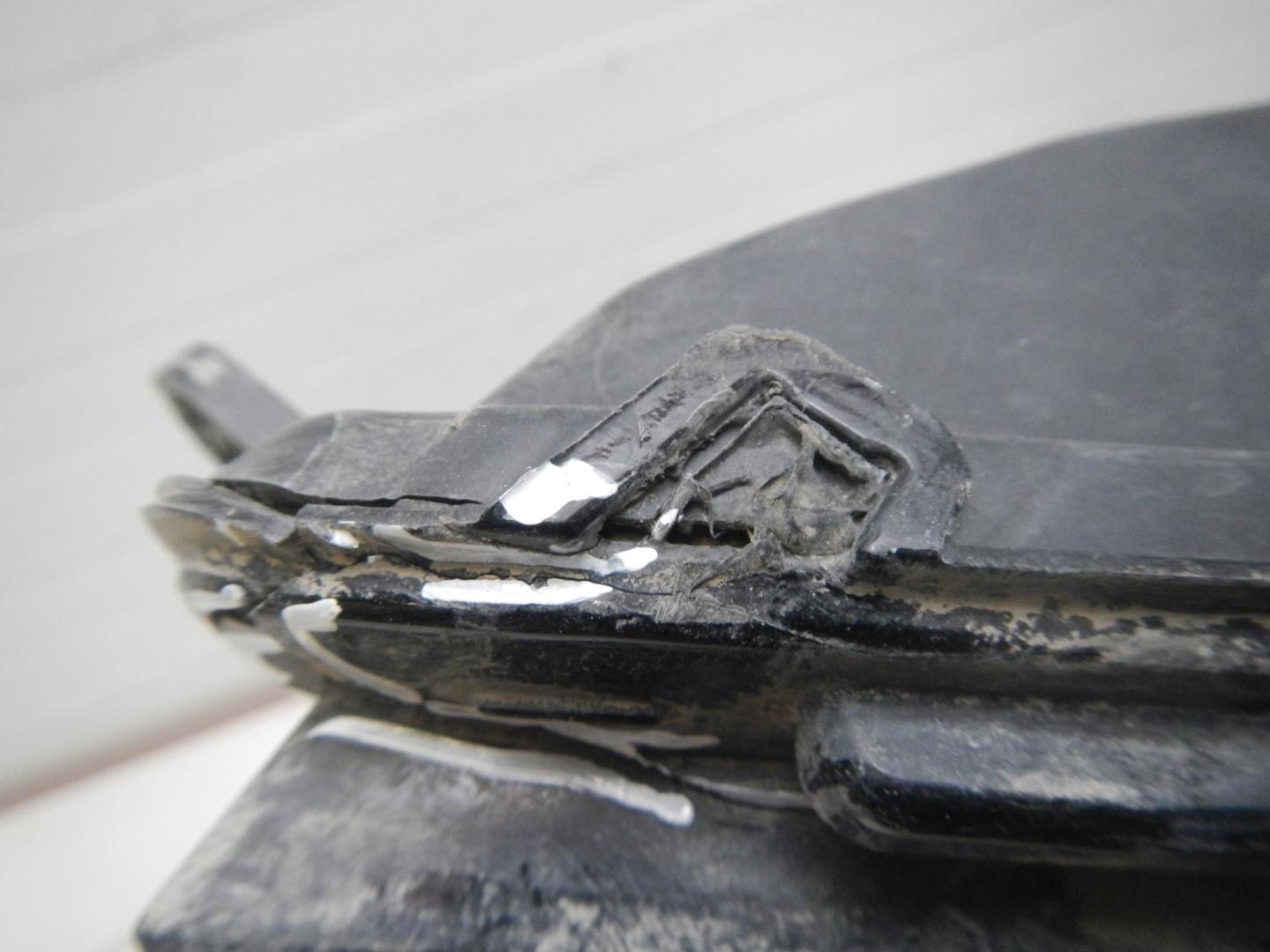 Фара противотуманная левая