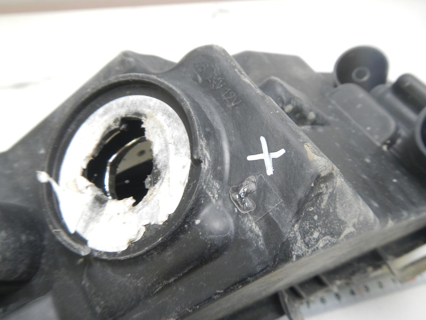 Фара противотуманная левая