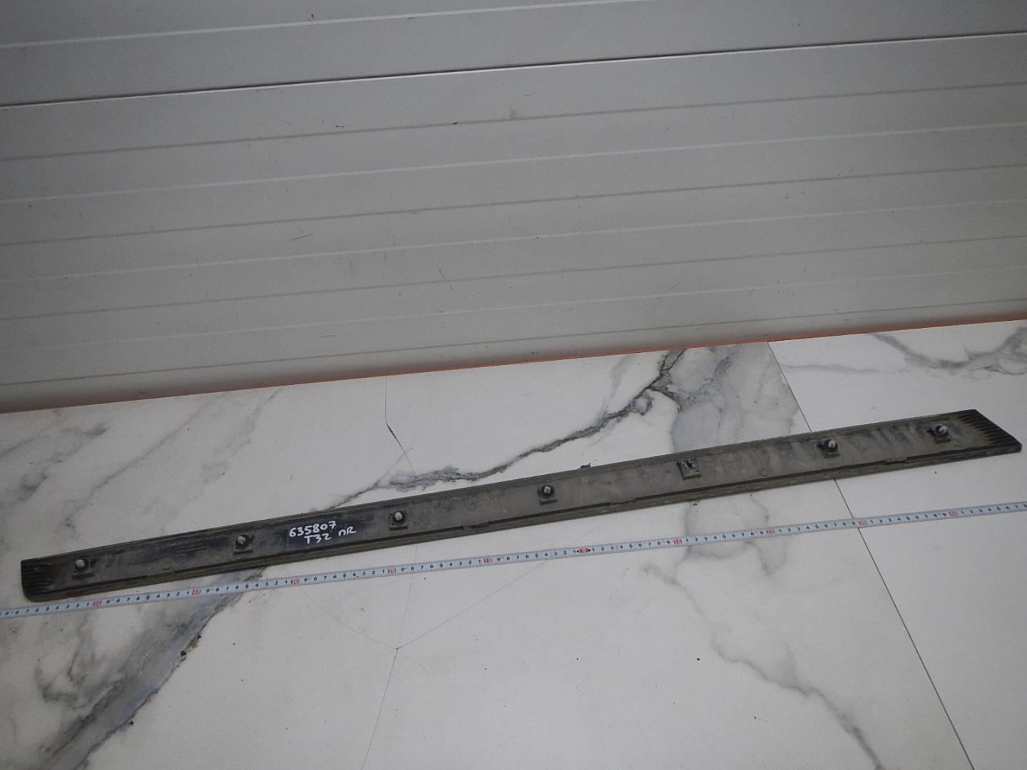 Молдинг передней правой двери