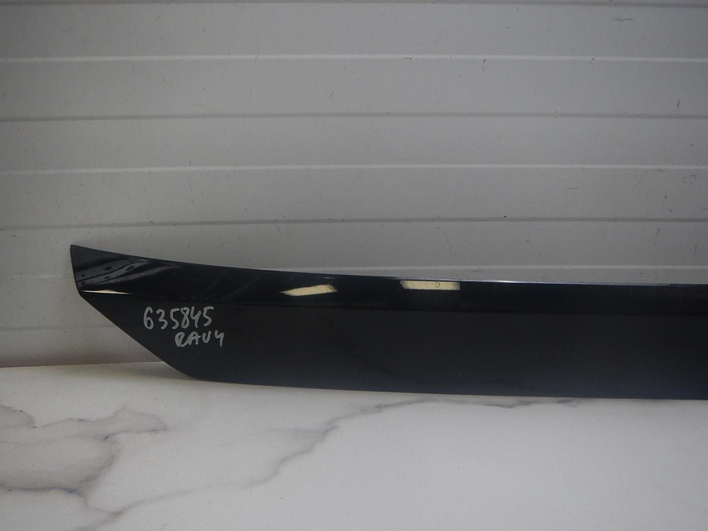 Накладка двери багажника