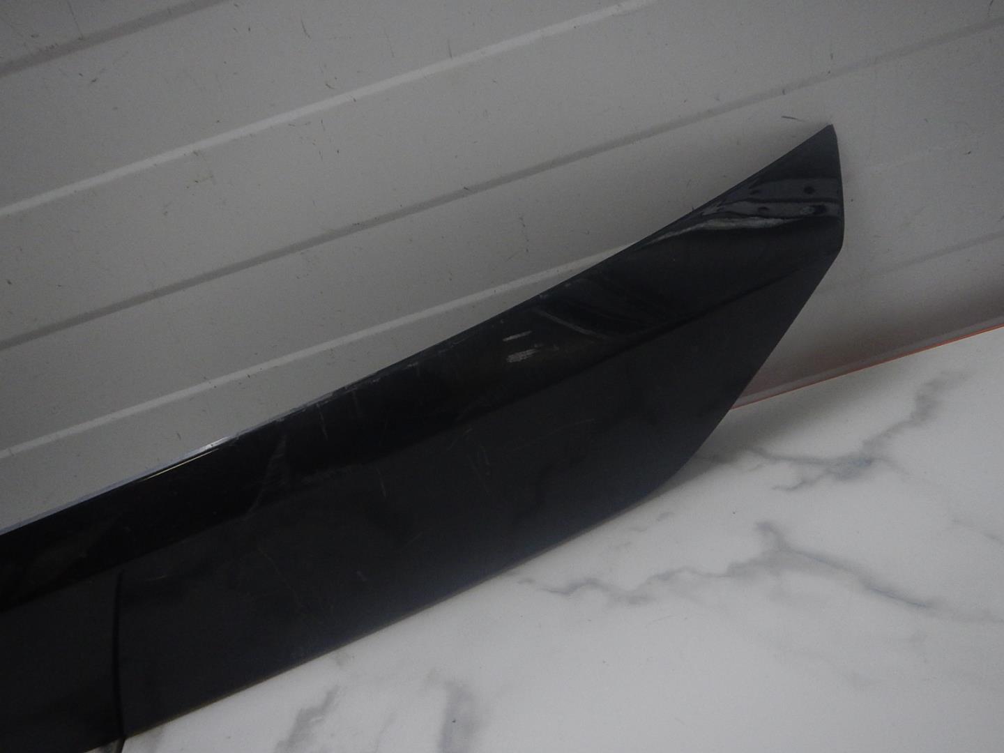 Накладка двери багажника