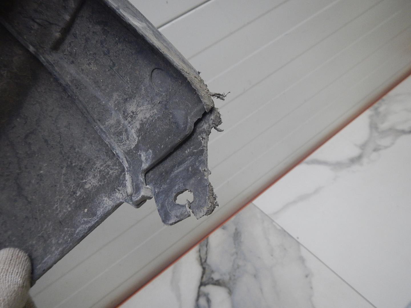 Накладка заднего бампера левая