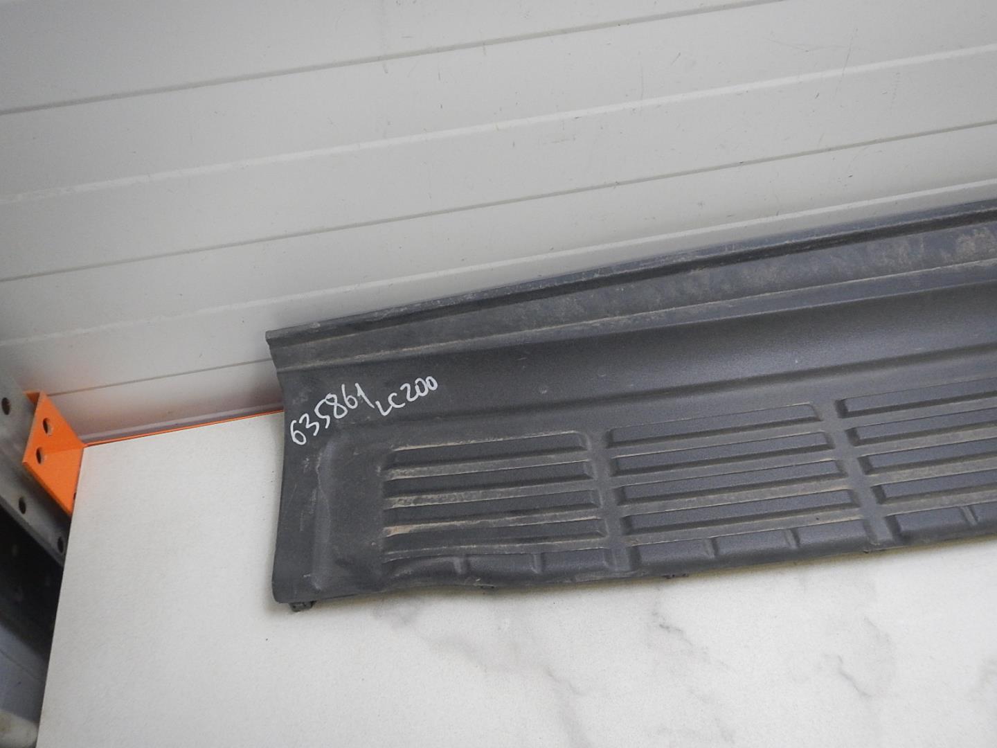 Накладка заднего бампера