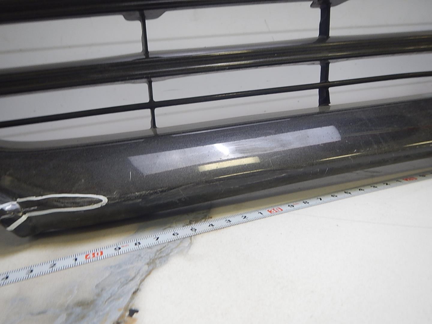 Решетка в бампер центральная