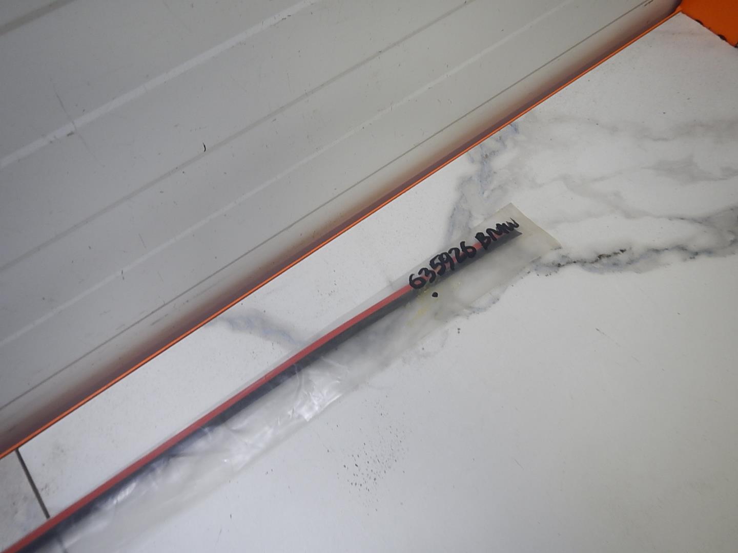 Молдинг лобового стекла