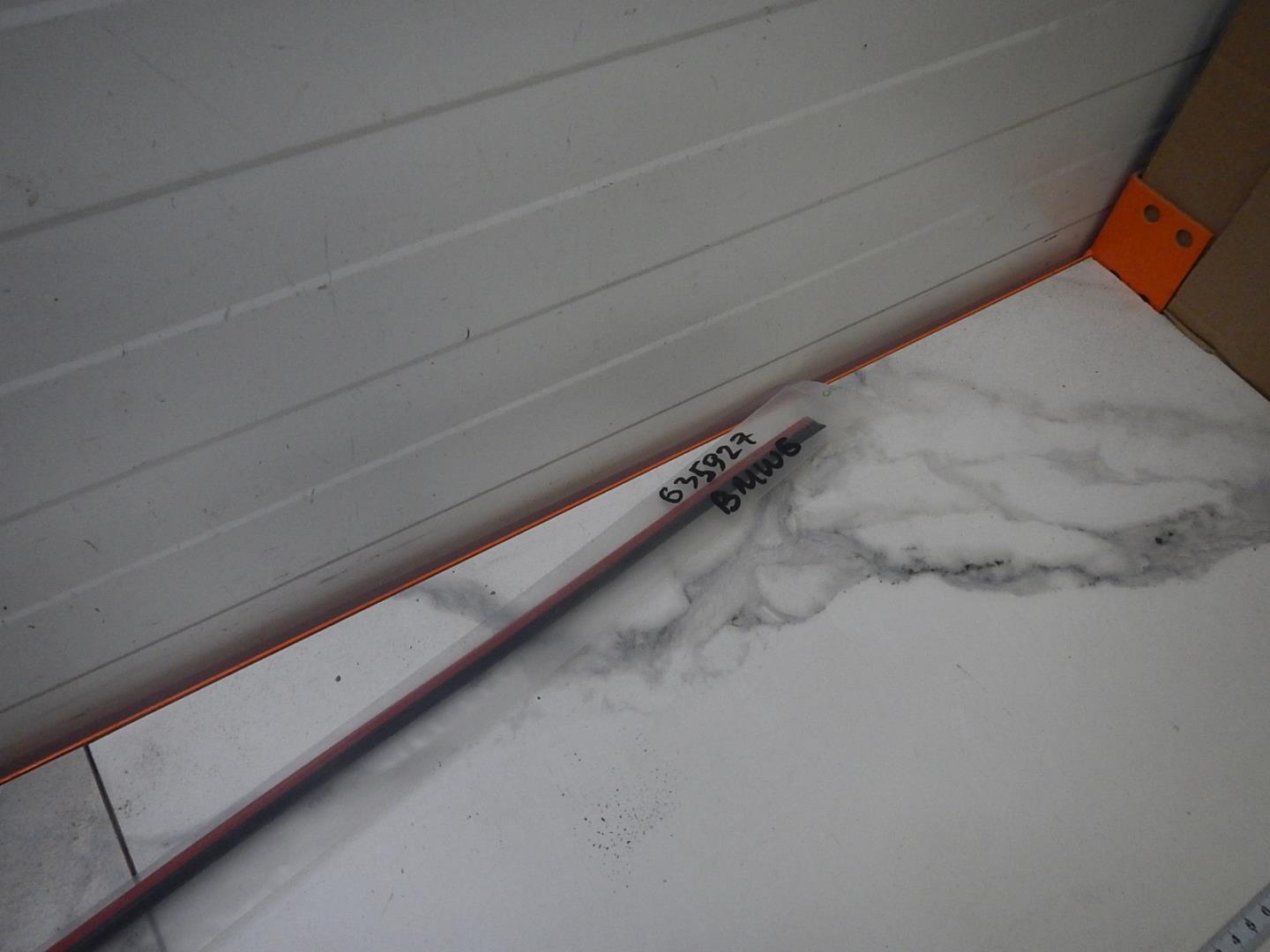 Молдинг лобового стекла