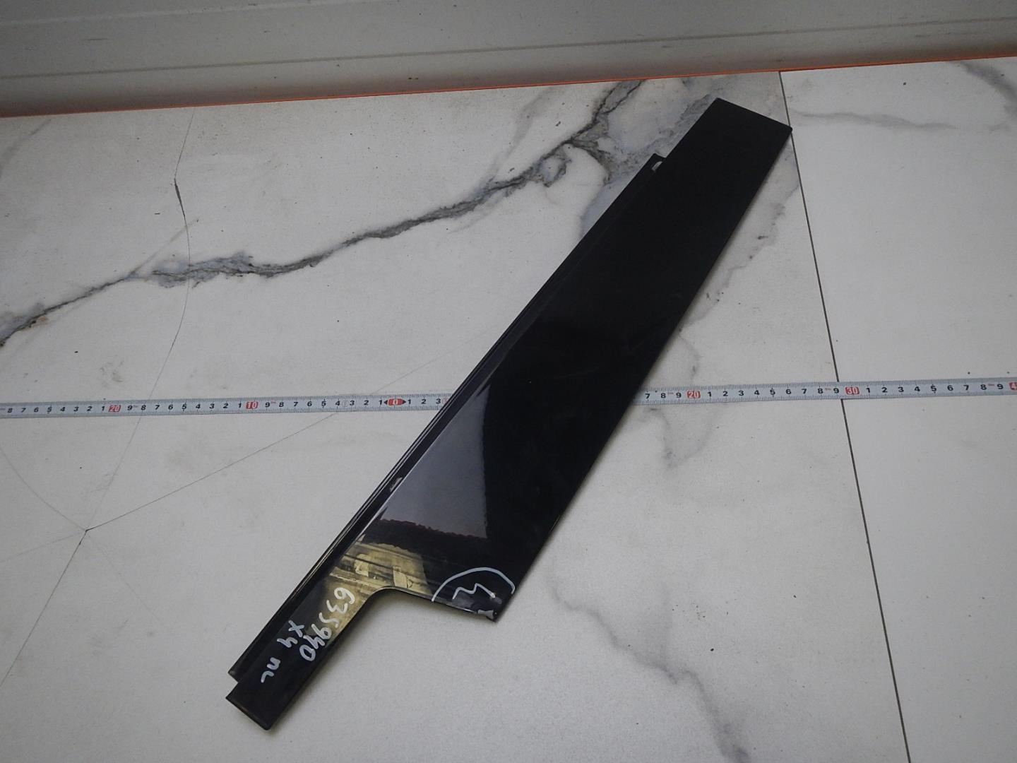 Накладка двери передней левой