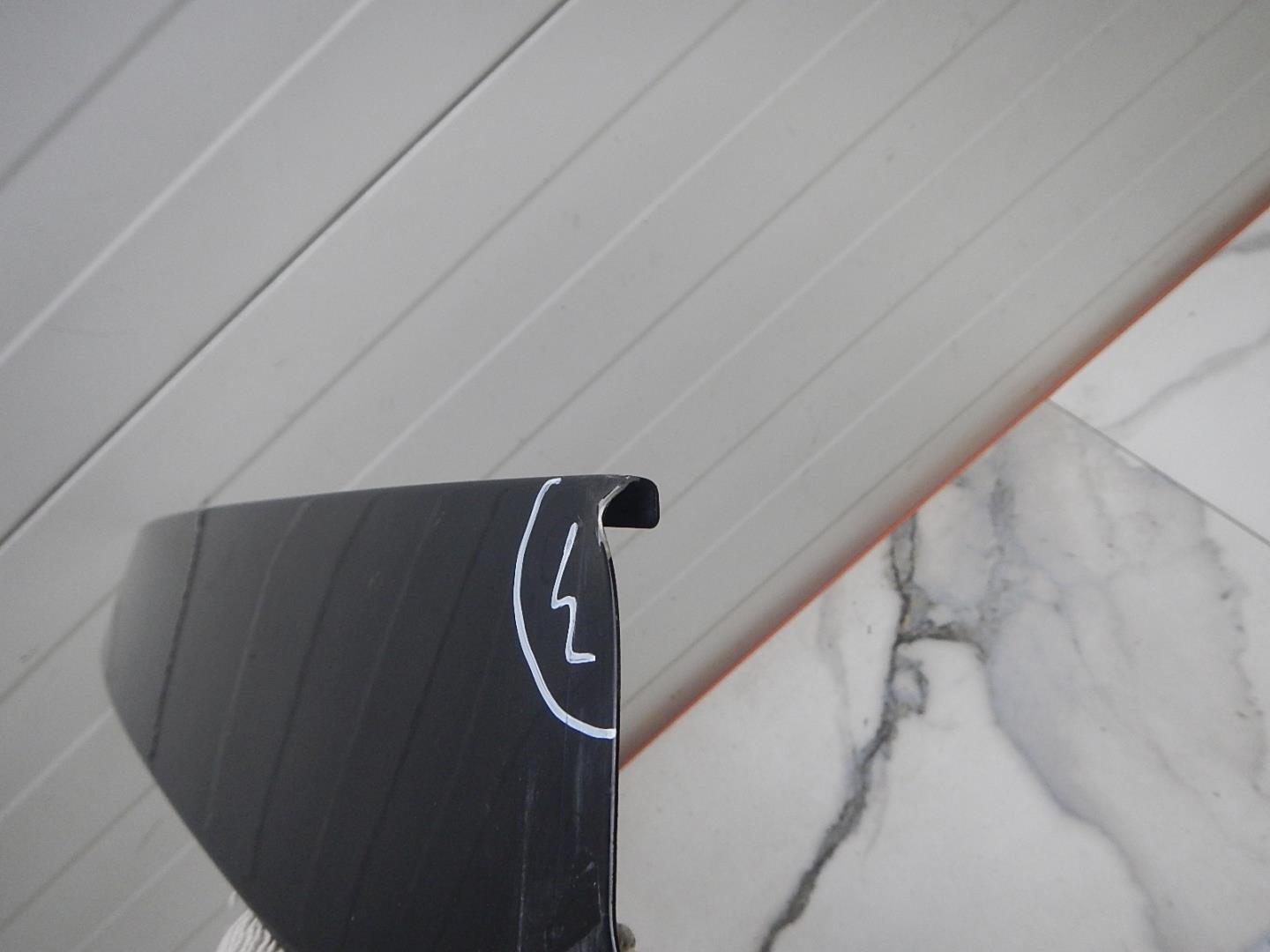 Накладка двери передней левой