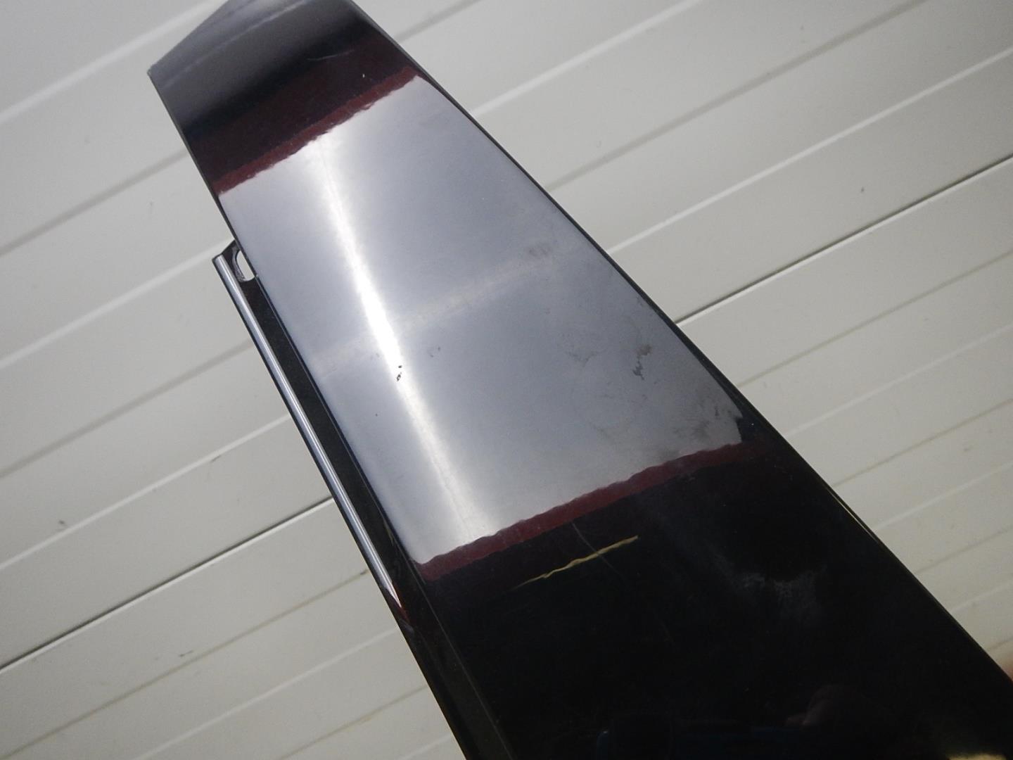 Накладка двери передней левой