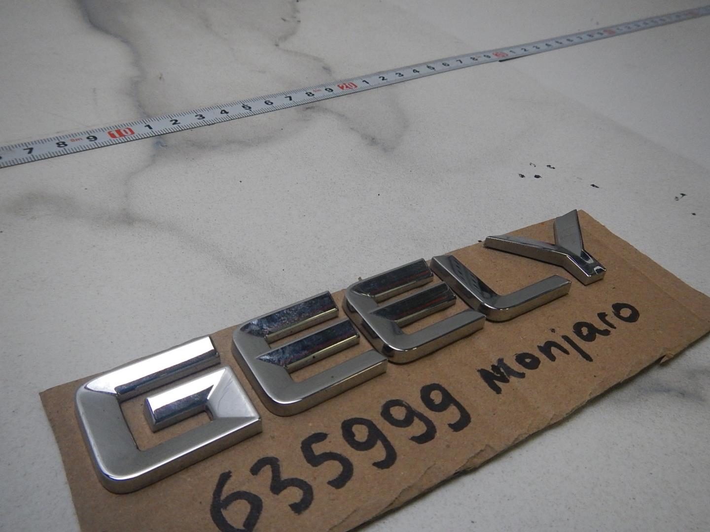 Эмблема на крышку багажника