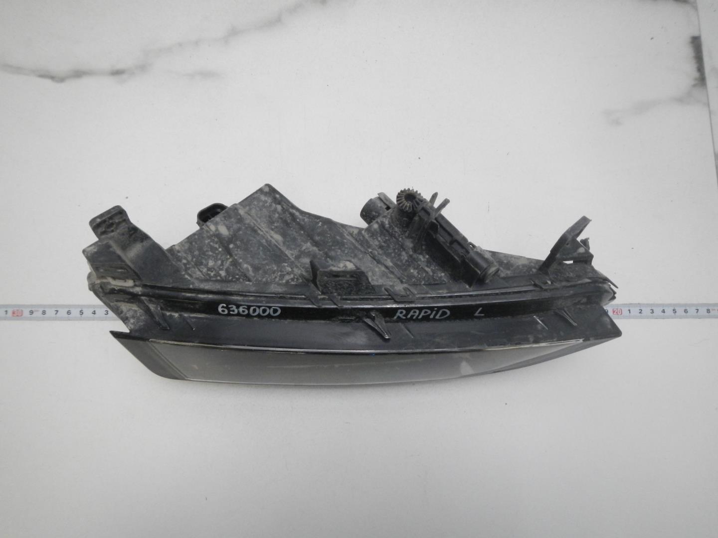 Фара противотуманная левая