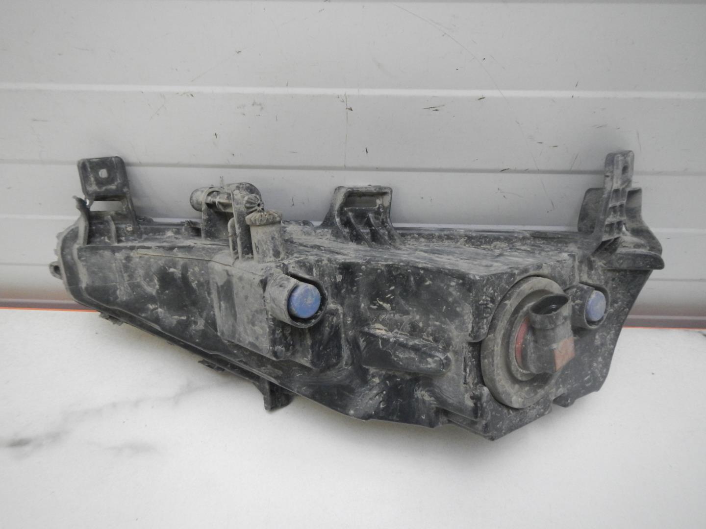 Фара противотуманная левая