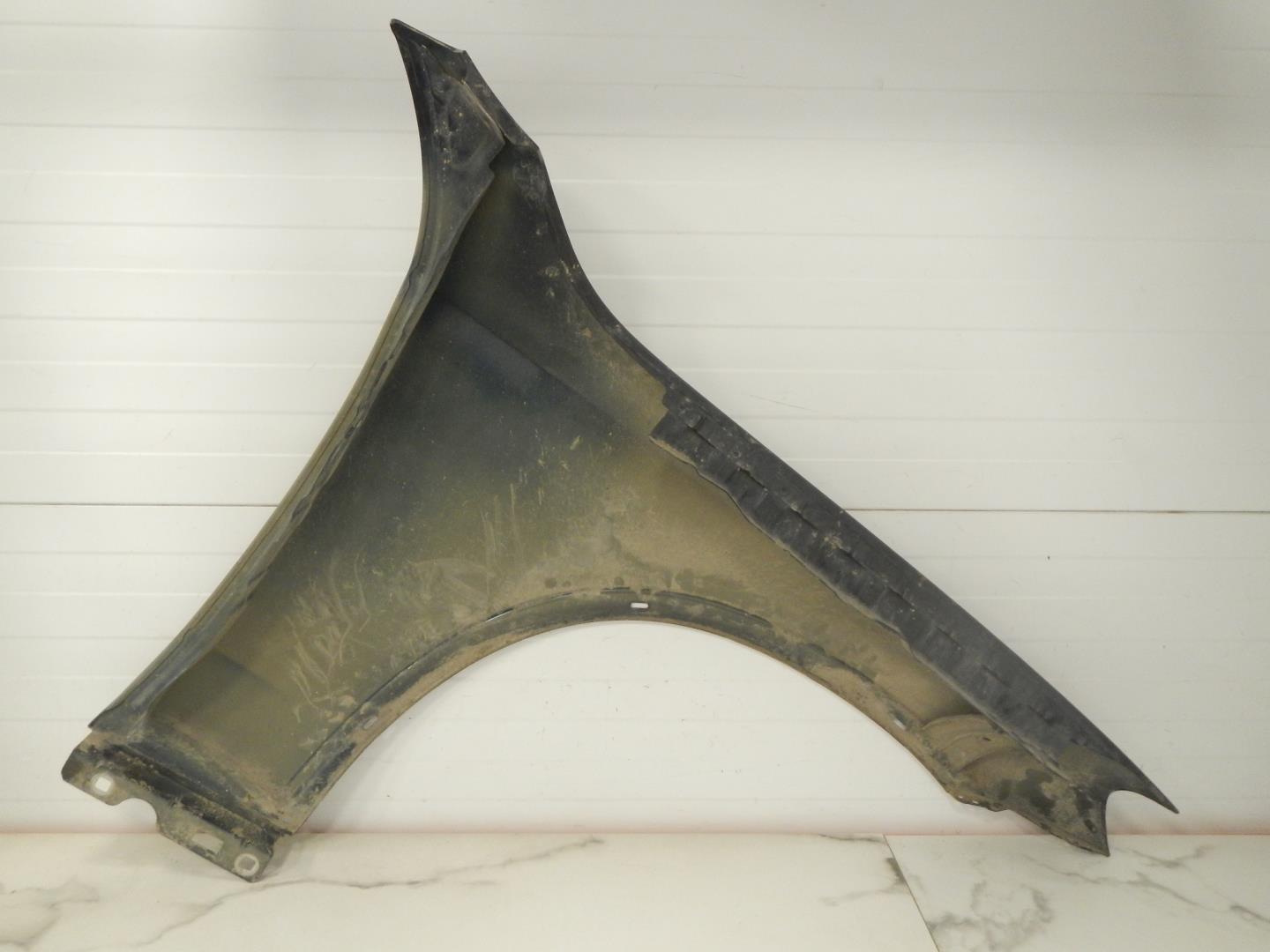 Крыло переднее левое