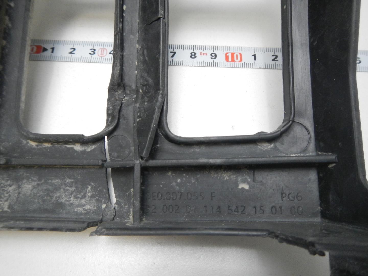 Кронштейн переднего бампера левый