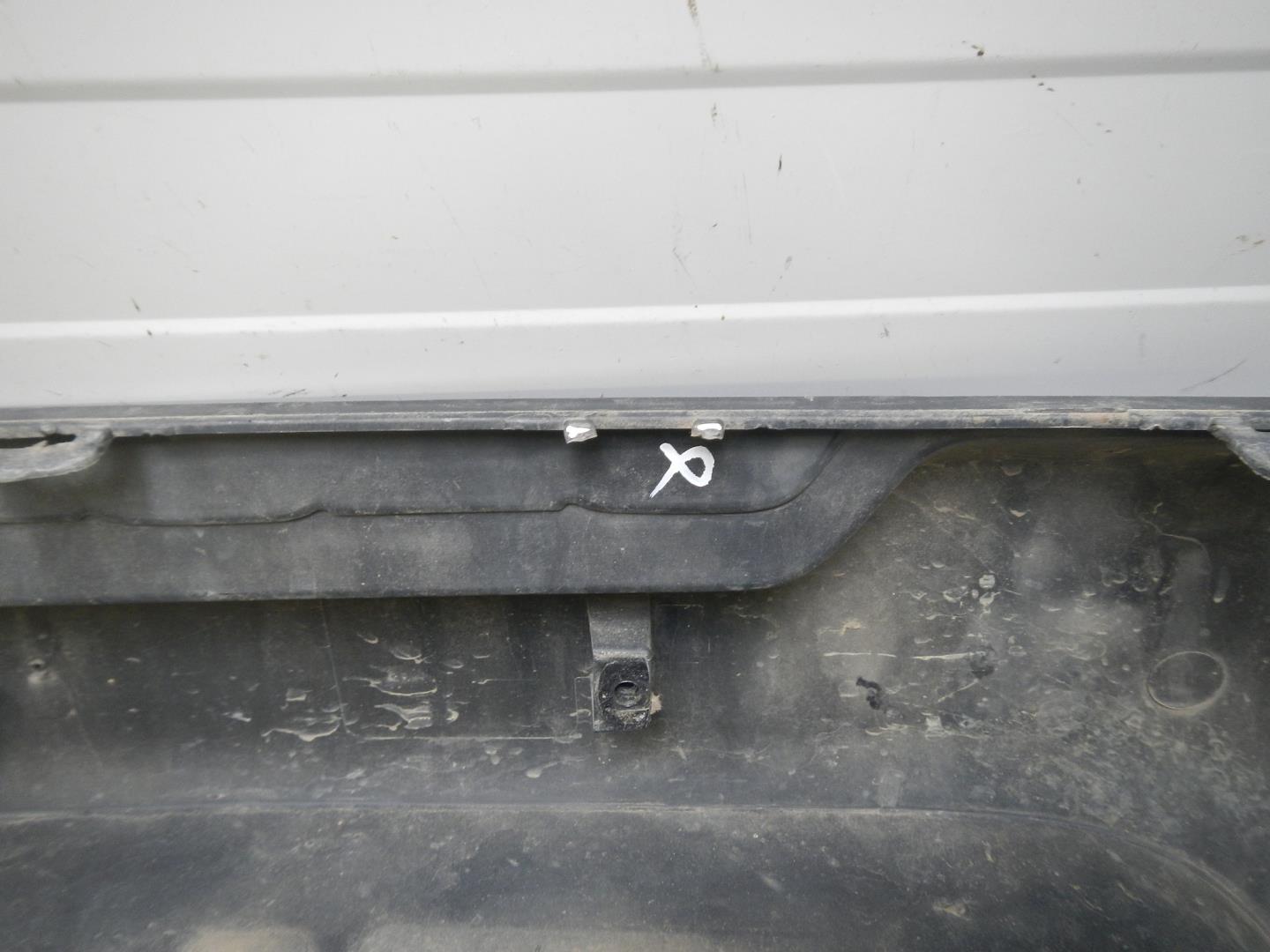 Решетка в бампер центральная