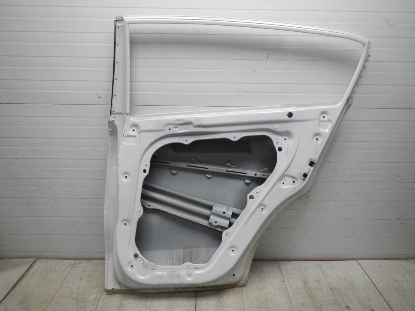 Дверь задняя правая