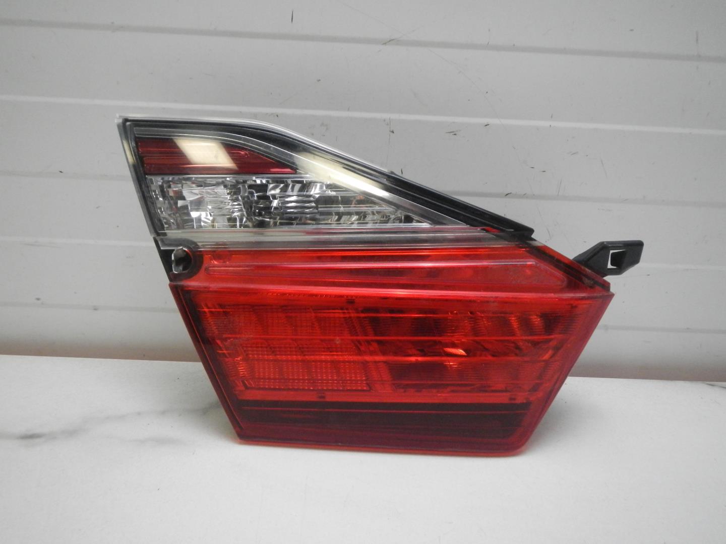 Фонарь задний внутренний левый