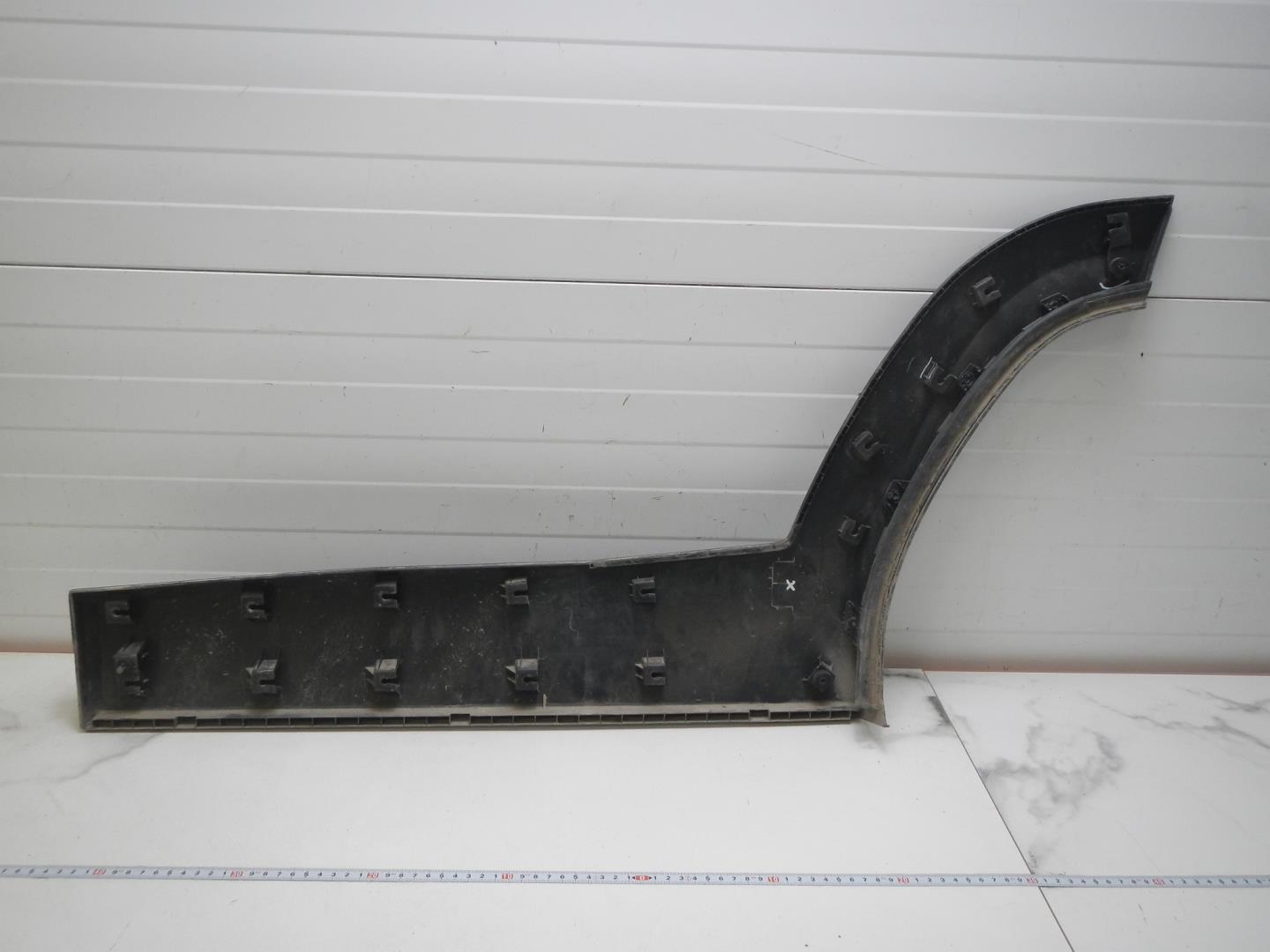 Молдинг задней правой двери