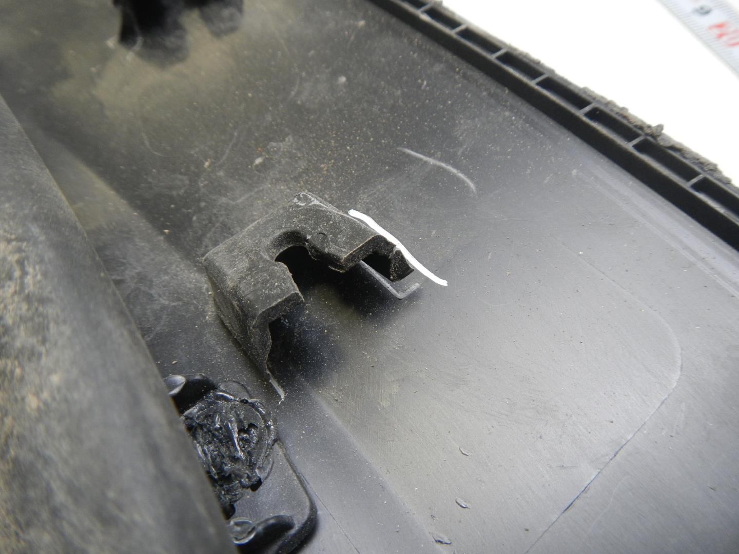 Молдинг задней правой двери