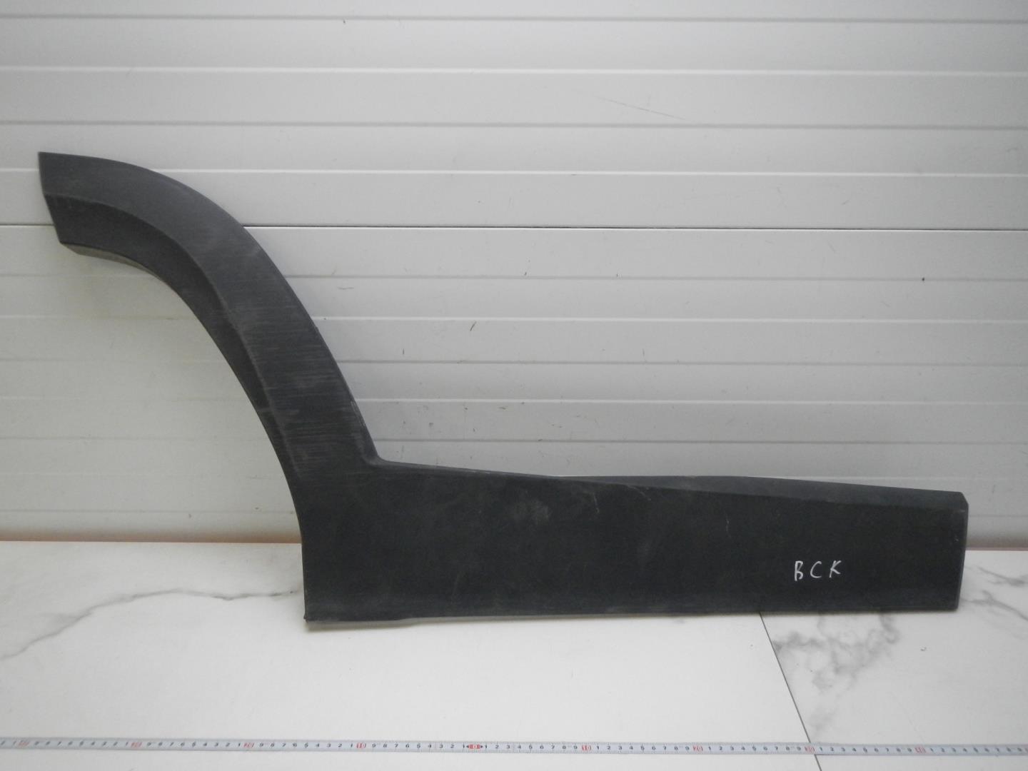 Молдинг задней правой двери