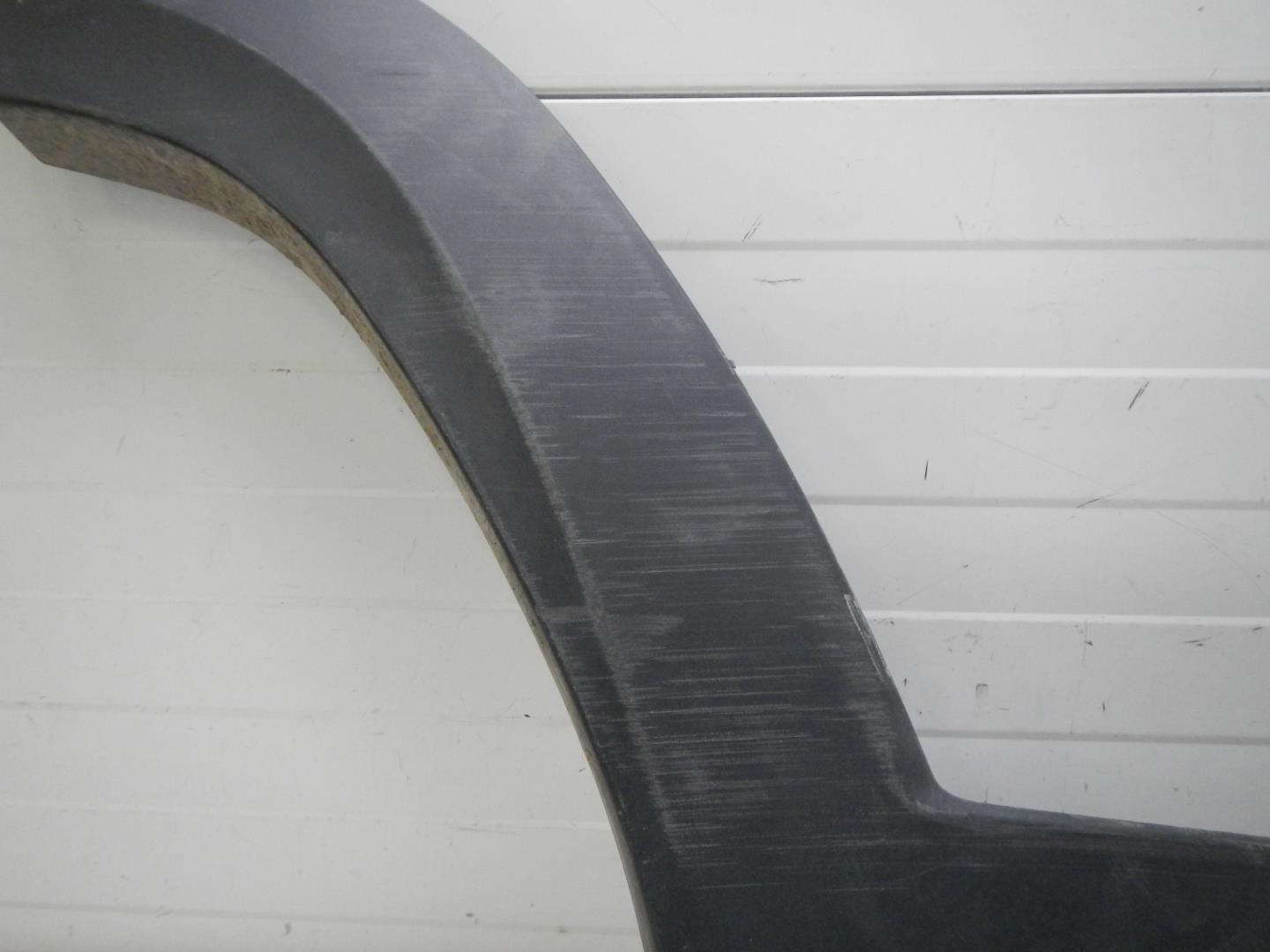 Молдинг задней правой двери