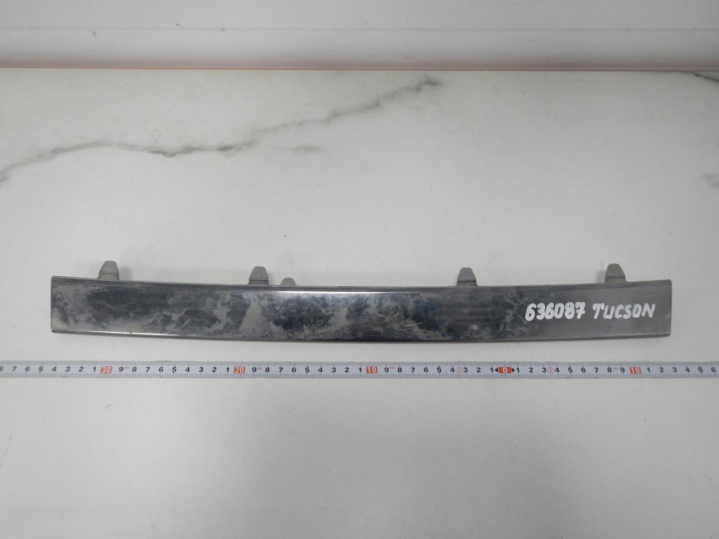 Молдинг переднего бампера