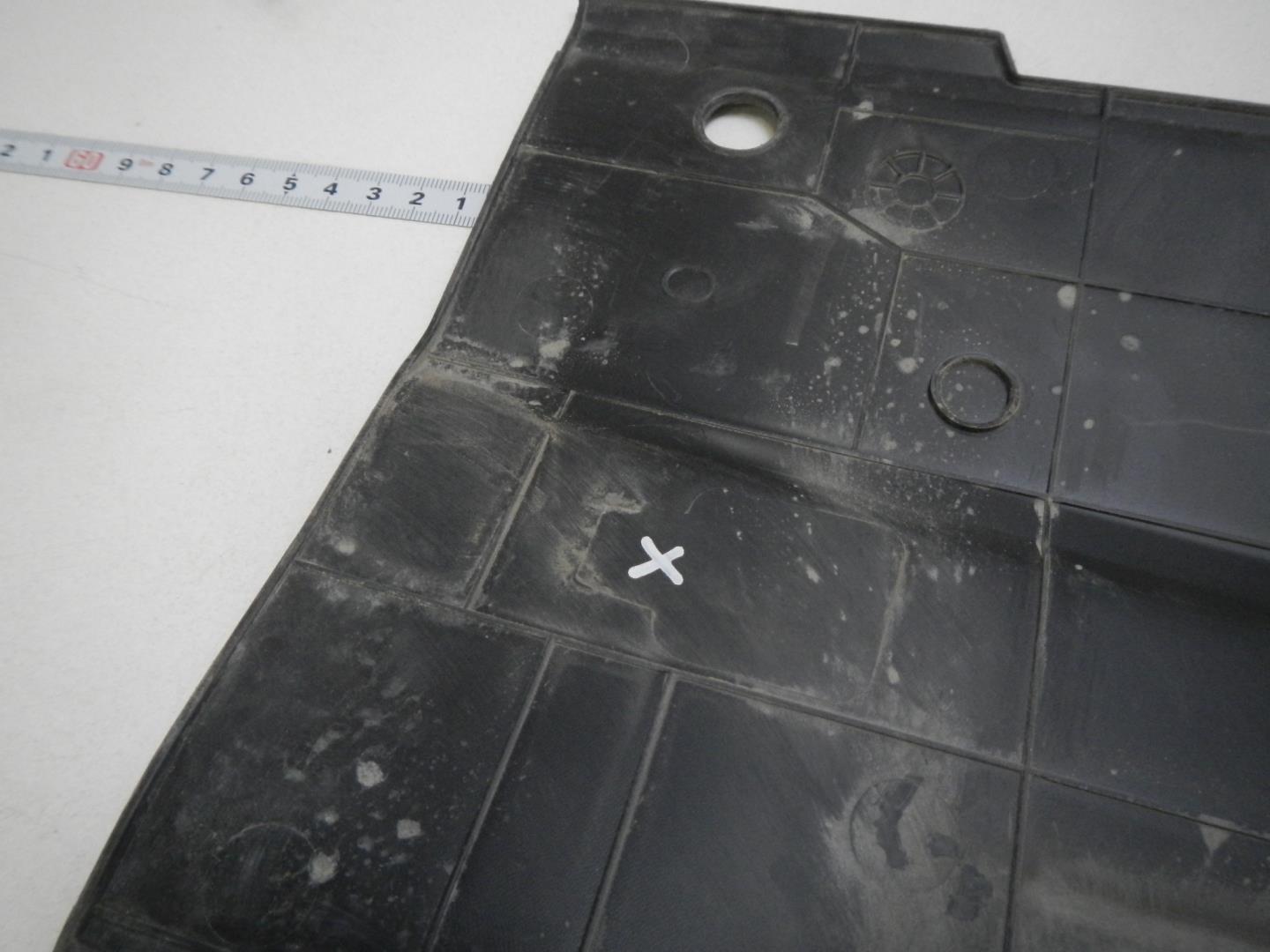 Кожух замка капота