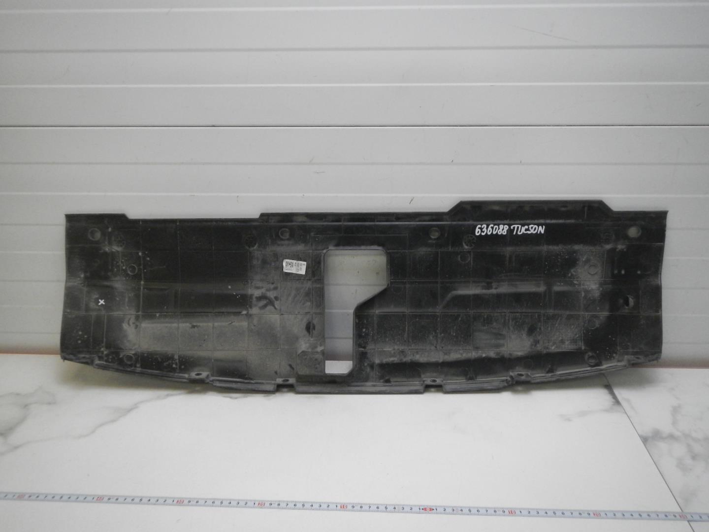 Кожух замка капота