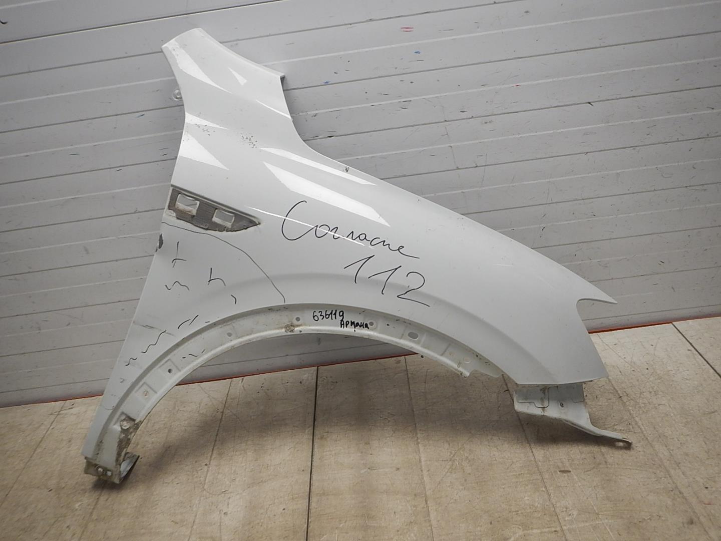 Крыло переднее правое